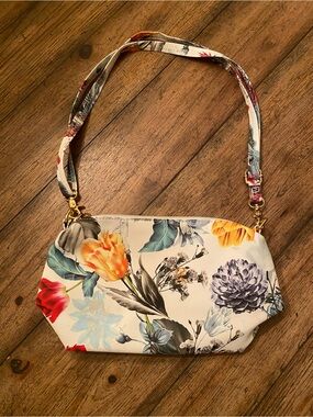 New LightweightFloral Print Emma Fox Crossbody/Shoulder Bag White Multicolor